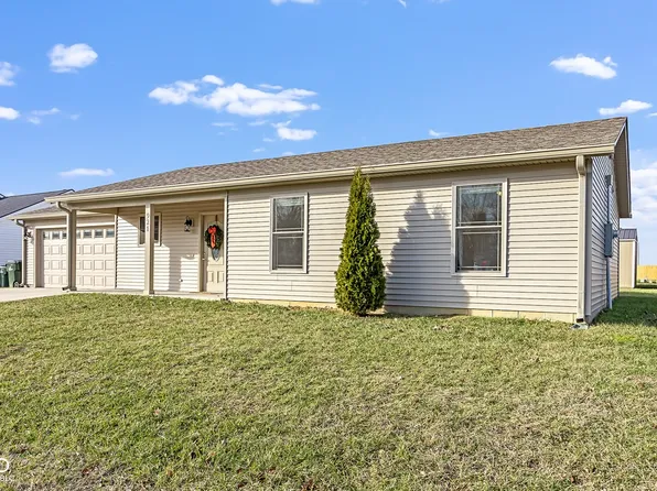 921 S Creek Dr E, Greensburg, IN 47240