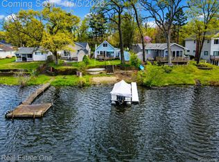 9590 Round Lake Blvd, White Lake, MI 48386