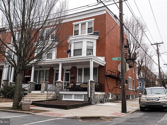 2nd image of 102 Ruby St