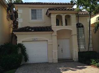 10917 NW 67th St, Doral, FL 33178