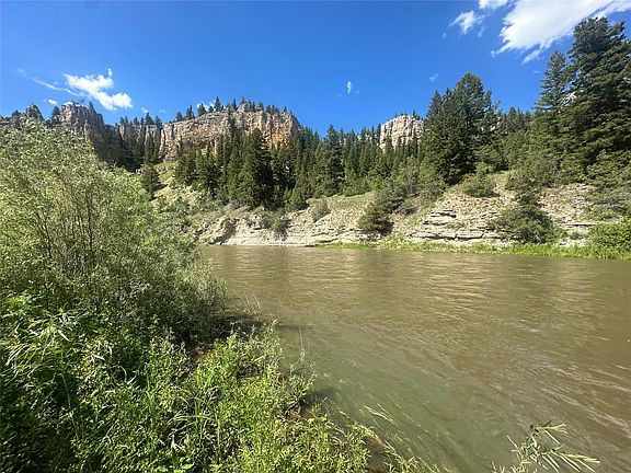 2nd image of Castle Bar Cabin Sites White Sulphur Spgs
