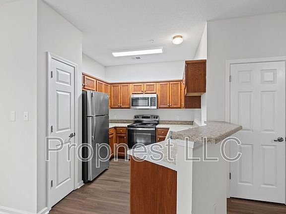 3rd image of 769 Barrington Woods Cv #6