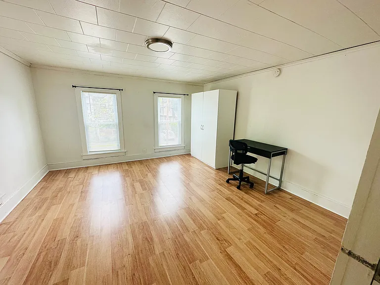 10 Garfield Ave #2 — Photo 10