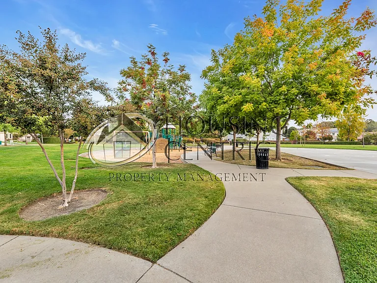 637 Lincoln Ct — Photo 68