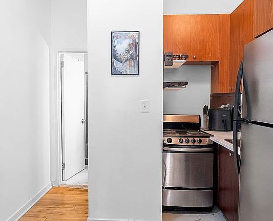 4th image of 399 E 78th St APT 5D