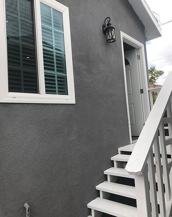 1st image of 615 1/2 S Ditman Ave