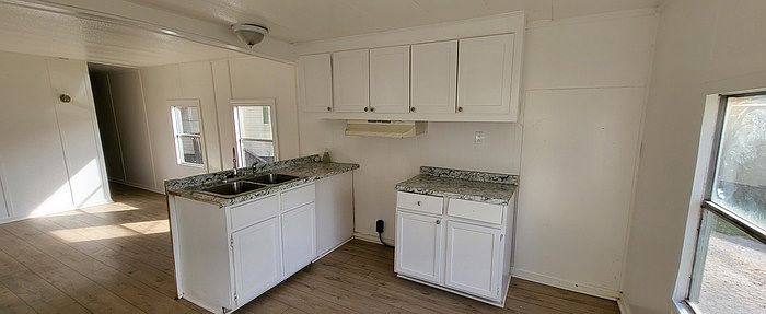 2nd image of 1495 Fleetwood Dr