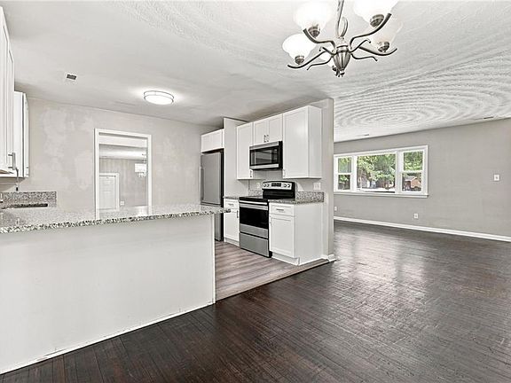 5th image of 2615 Cedar Rd