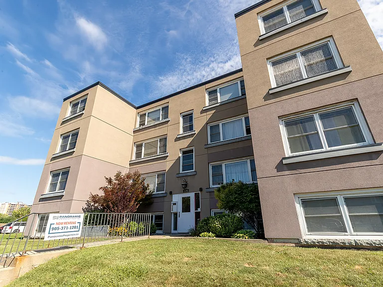 143 Westchester Cres — Photo 3