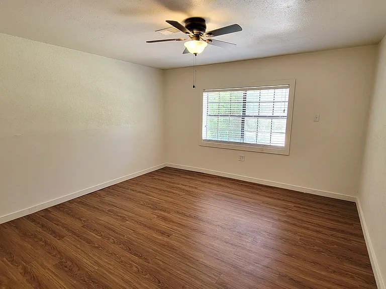 2100 Hill Top Ct #1 — Photo 38