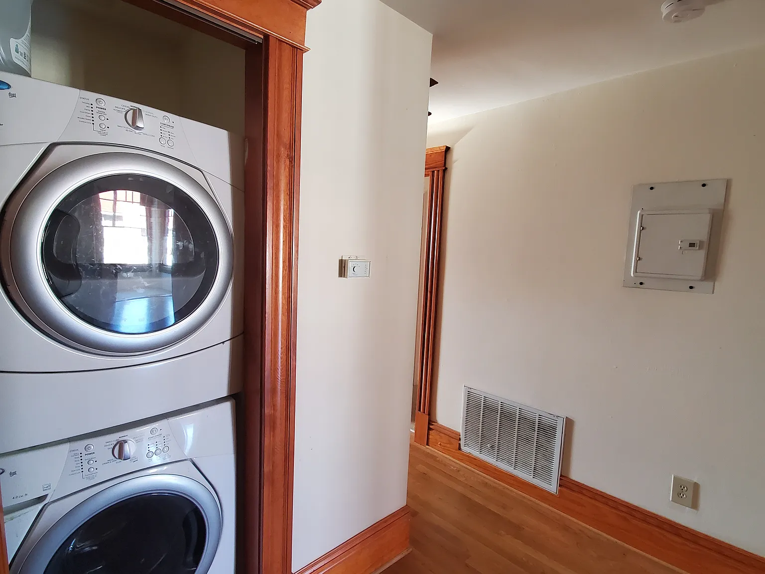 5788 Pershing — Photo 2