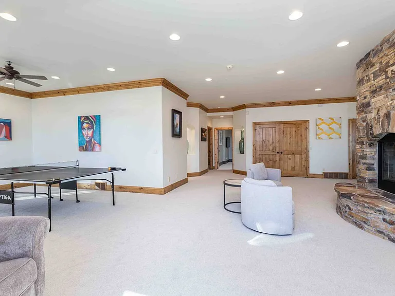 Building's Lounge