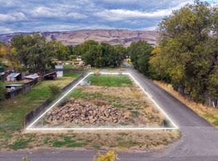 5 Dozer Dr, Dallesport, WA 98617
