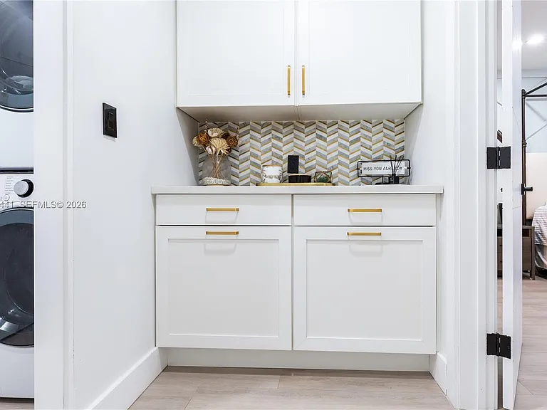 2115 NE 123rd St — Photo 39