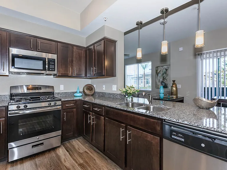 A3 751 SQFT 1 Bed 1 Bath