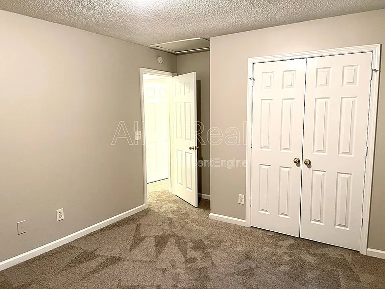 311 Coral Cir — Photo 17