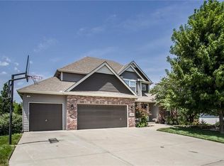 10208 N Farley Ave, Kansas City, MO 64157