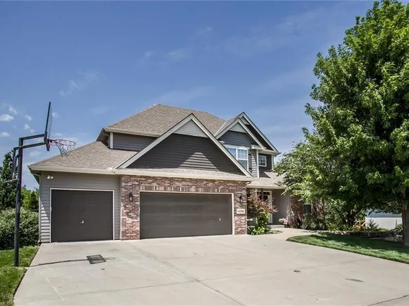 10208 N Farley Ave, Kansas City, MO 64157