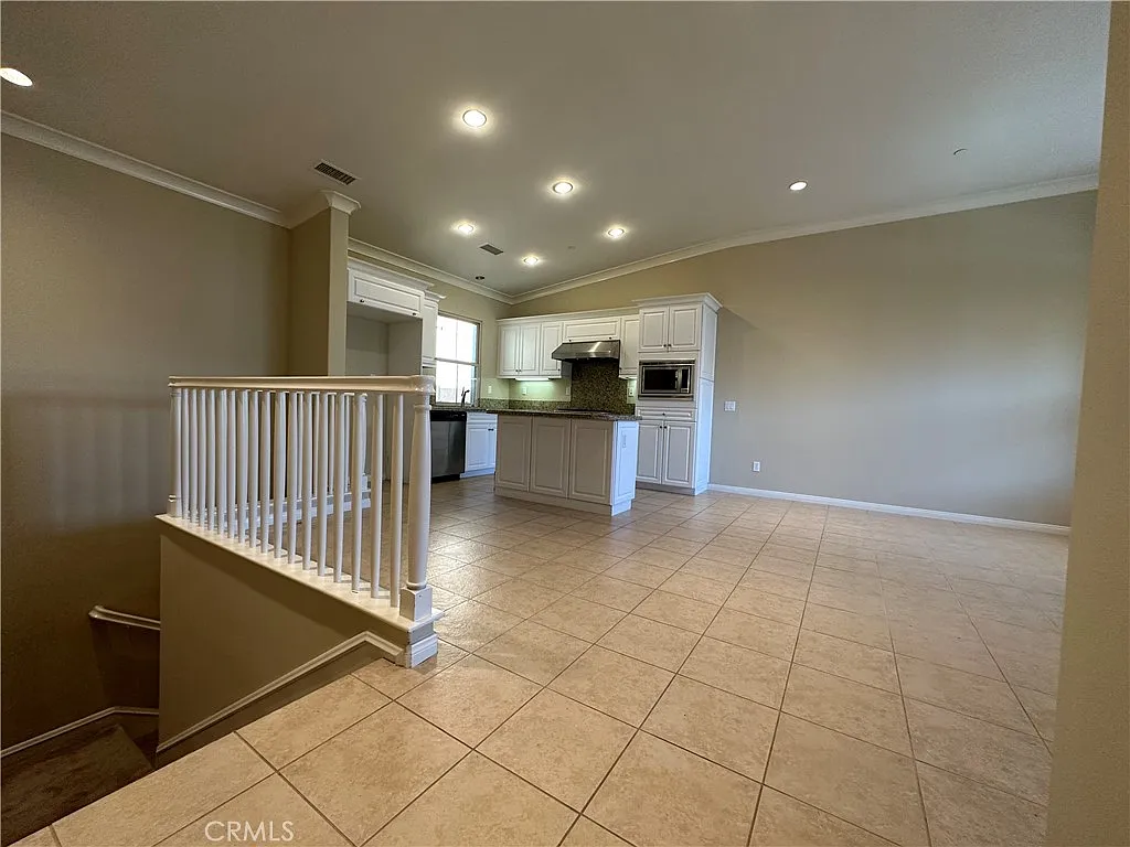 2 bed, 989 sqft, $3,700 — Photo 4