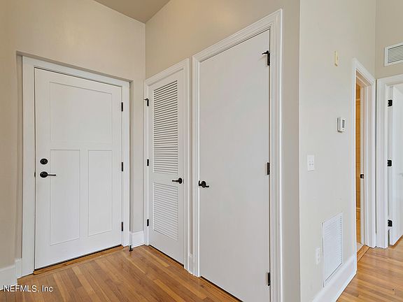 5th image of 2525 COLLEGE Street #1303