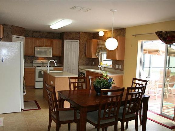 3rd image of 2781 Snapdragon Dr NW