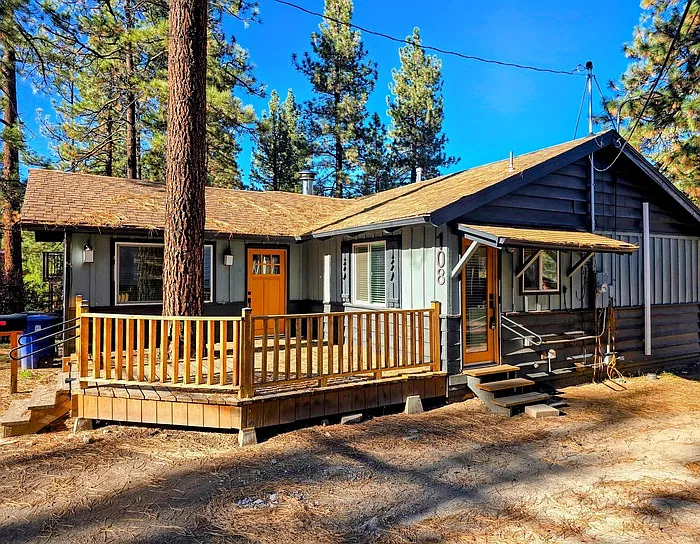 2 bed, 1.0 bath, 944 sqft, $1,795 — Photo 2