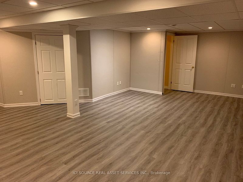 London Townhouse for rent - 3 Bedrooms — photo 3