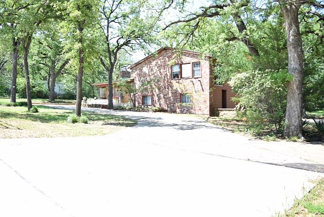 1st image of 317 N Lakeview Dr