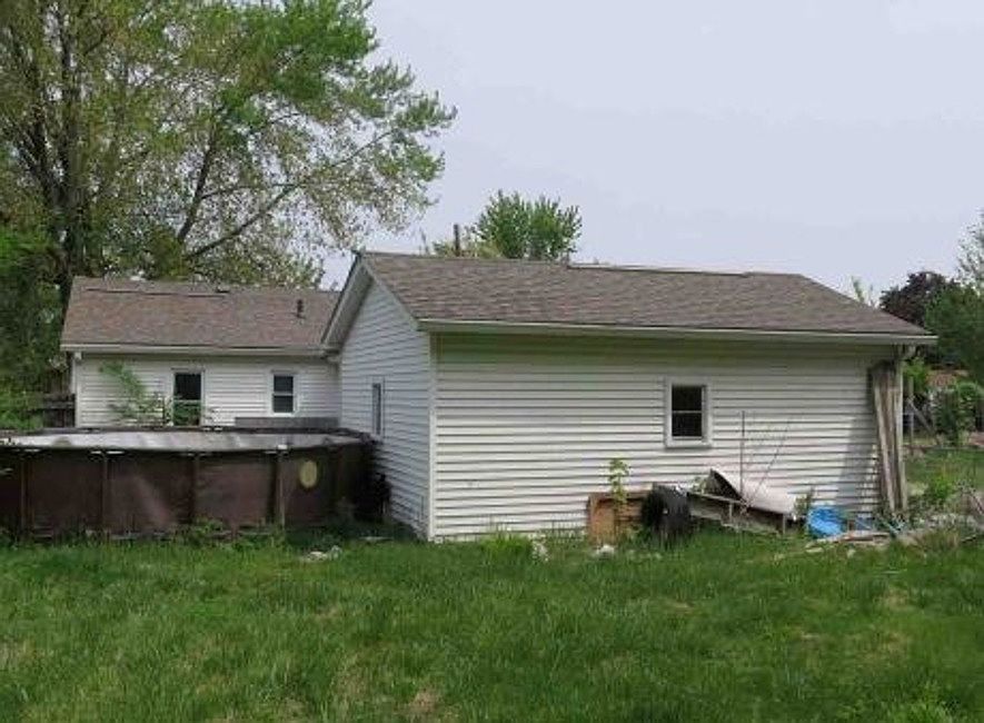 107 4th St, Carbon Cliff, IL 61239 Zillow