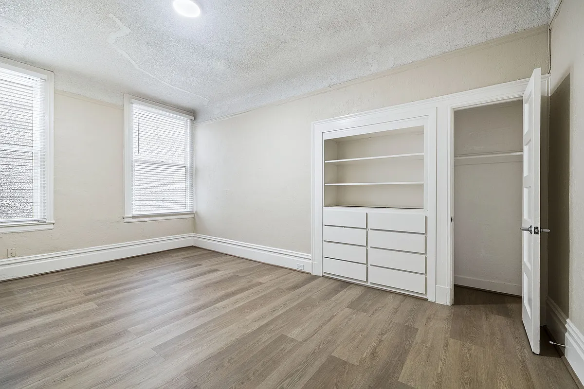 Building Photo - 2619 Mission