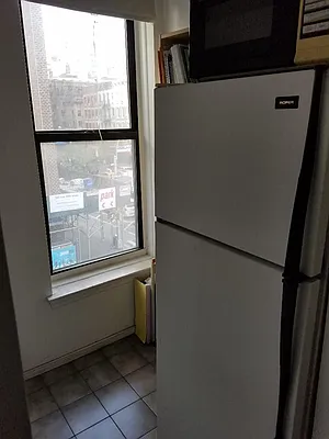 Rented by Allen Harris, LREB | media 35