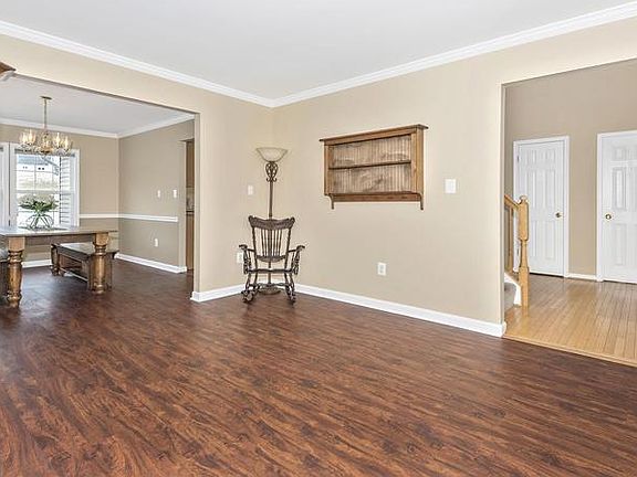 4th image of 9906 Saint Roberts Dr