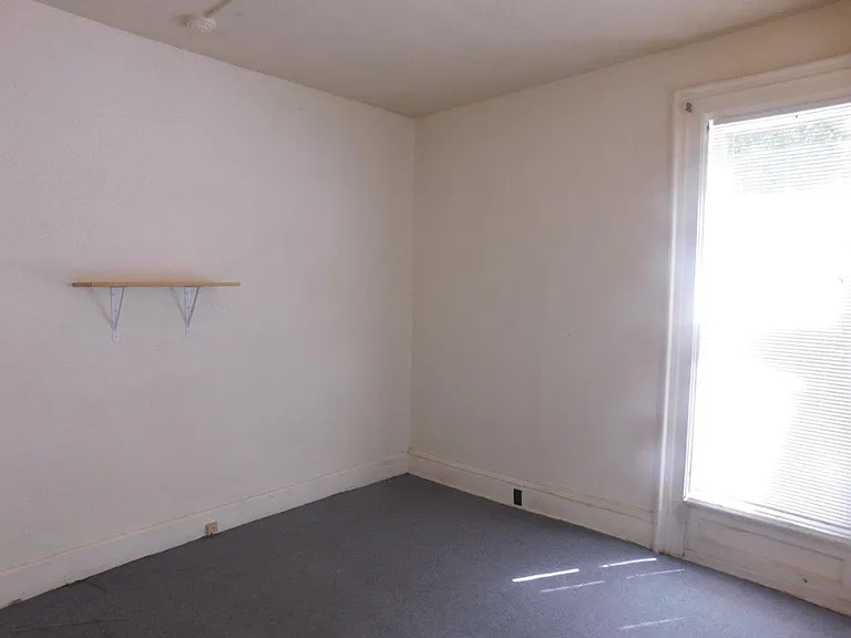 209 E Mifflin St — Photo 22