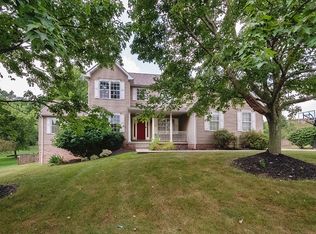 1026 S Lake Dr, Gibsonia, PA 15044