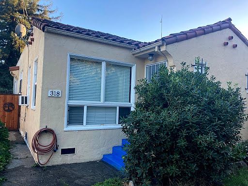 1/2 of a duplex