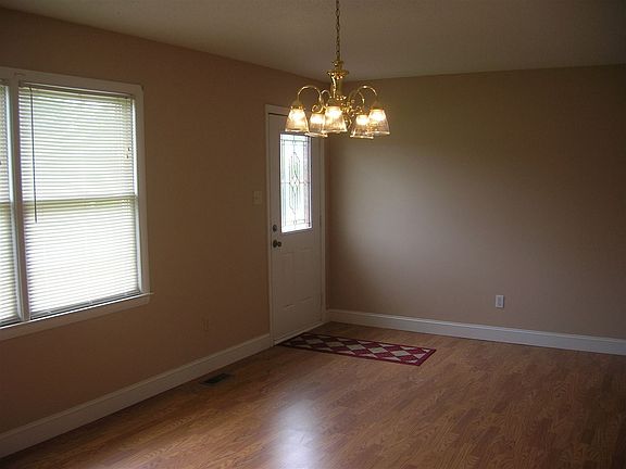 2nd image of 411 Vance St
