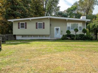 18 Toomey Dr, Poughkeepsie, NY