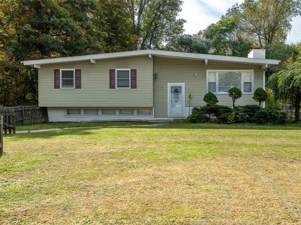 18 Toomey Drive, Poughkeepsie, NY 12603