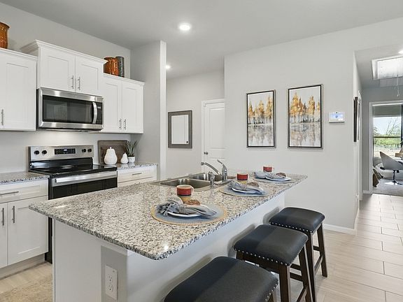 3rd image of 430 Blanco Dr