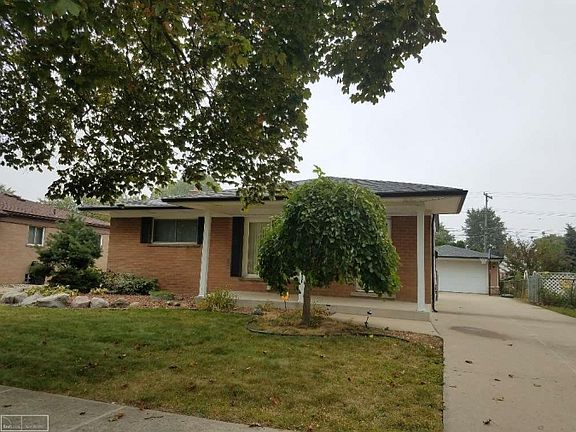 3rd image of 31412 Iroquois Dr