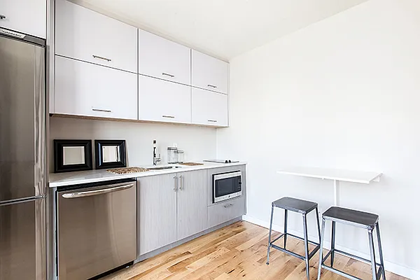 Rented by Tri State Commercial Realty | media 1