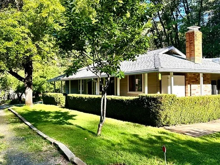 14645 Meadow Dr — Photo 1