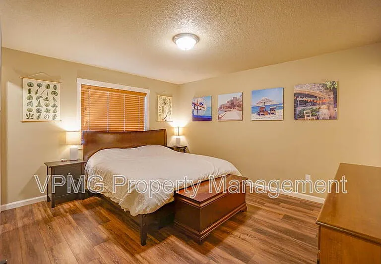 8814 NE 82nd Ave — Photo 18
