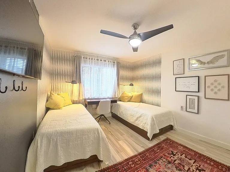 9901 Sunset Cove Ln #222 — Photo 2