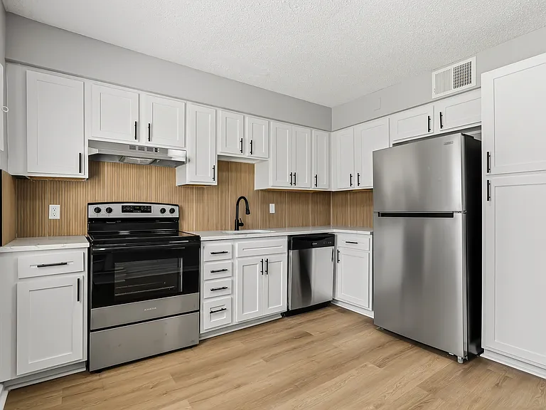 The Reserve @ BLU Townhomes — Photo 17