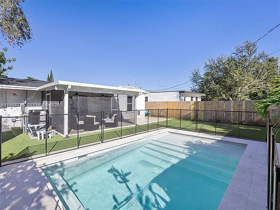 5th image of 340 NW 45th St