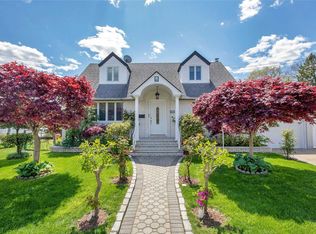 498 Hull St, East Meadow, NY 11554