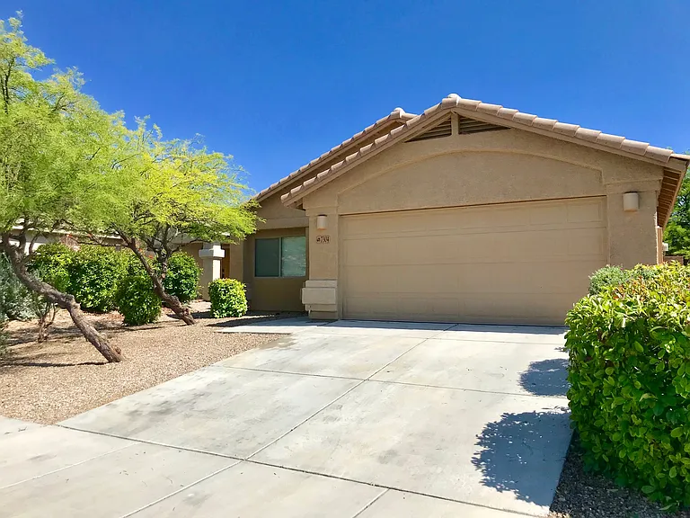 7304 E Laughing Tree Ln — Photo 2