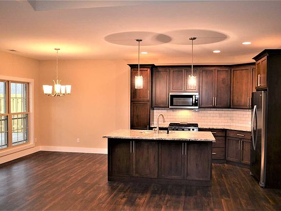 5th image of 7681 Claire Ct