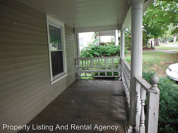 2nd image of 310 W Poplar St